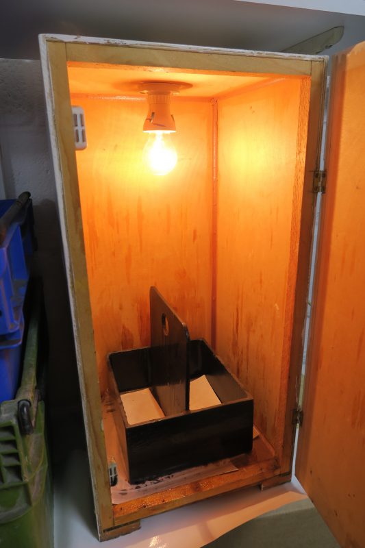 How to keep your epoxy warm in winter: build a hotbox - Epoxycraft